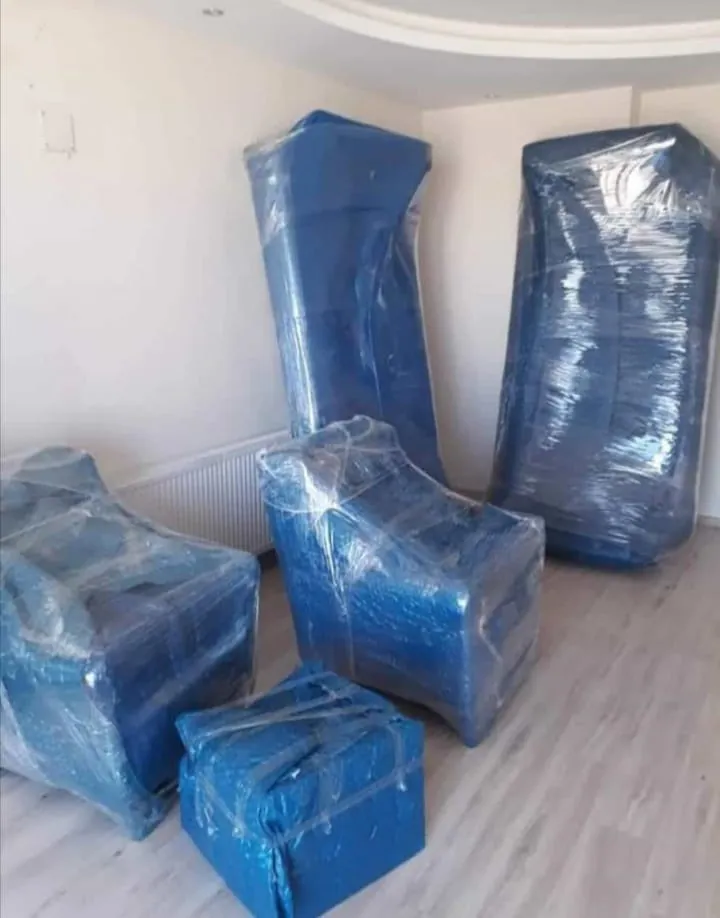 Ümitköy asansörlü taşımacılık öncesi ambalajlanmış koltuklar